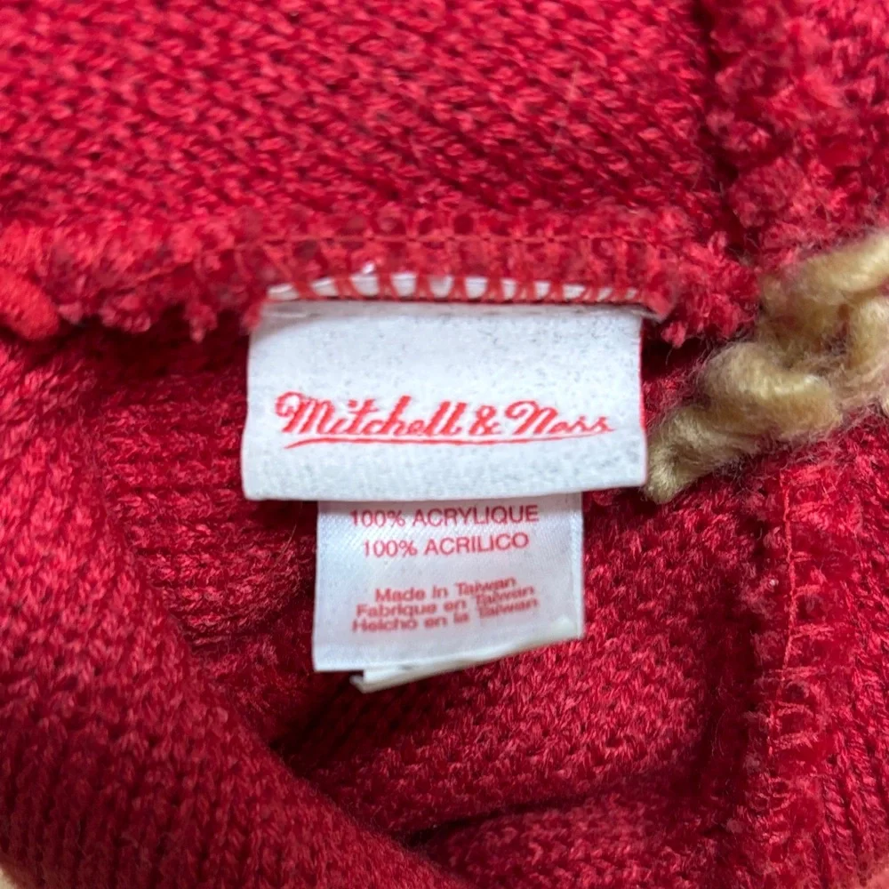 San Francisco 49ers XL logo Mitchell & Ness Red Beanie with Gold Pom-Pom - Picture 2 of 4